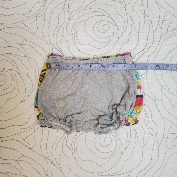 FREE W/ BUNDLE  [9M] Pair of Carter's Bubble Shorts - Picture 5 of 5